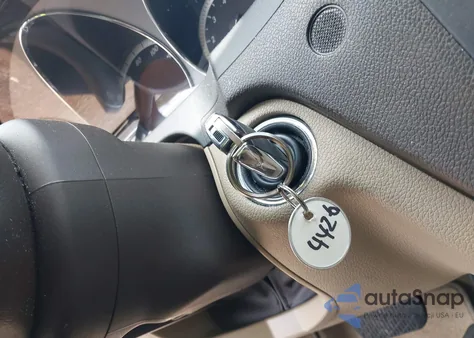 2010 Mercedes-Benz C 300 Luxury 4Matic/Sport 4Matic z USA, uszkodzony, nr VIN WDDGF8BB6AF412471